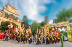 Hà Nội: Rộn ràng cả làng rước Phật